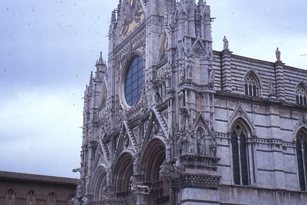  Dom Siena