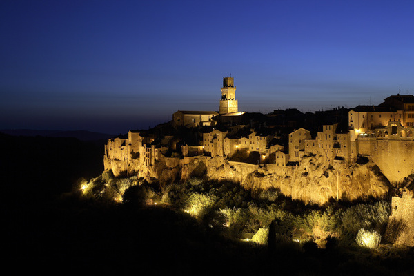 Pitigliano bei Nacht